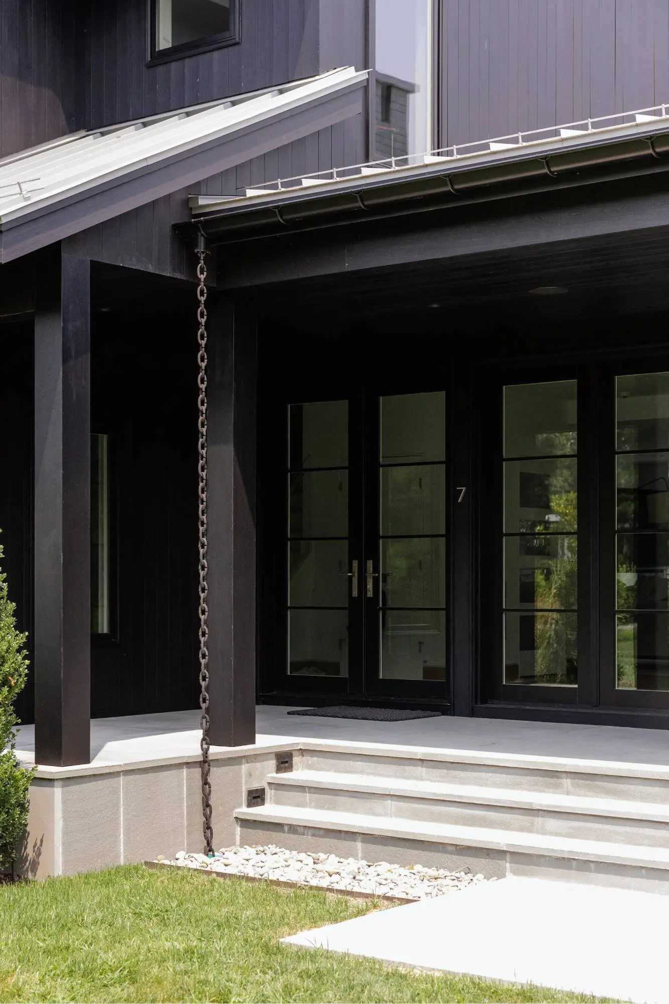 Pond House in Westport, CT, by Spring Architecture + Design, is a 4,500 sq ft coastal renovation blending modern farmhouse and Japanese architecture with waterfront views and refined outdoor living.